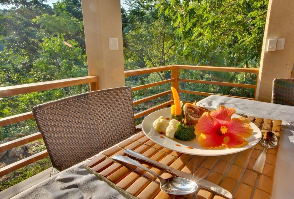 Mystic River Resort San Ignacio Eksteriør billede