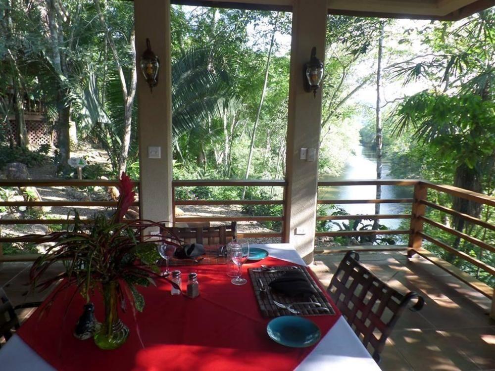 Mystic River Resort San Ignacio Eksteriør billede