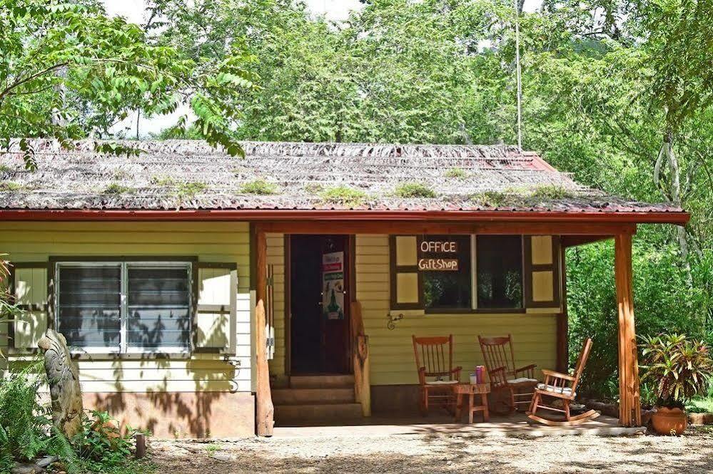 Mystic River Resort San Ignacio Eksteriør billede