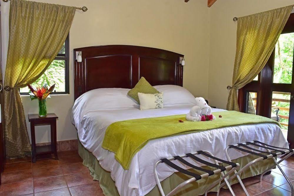 Mystic River Resort San Ignacio Eksteriør billede