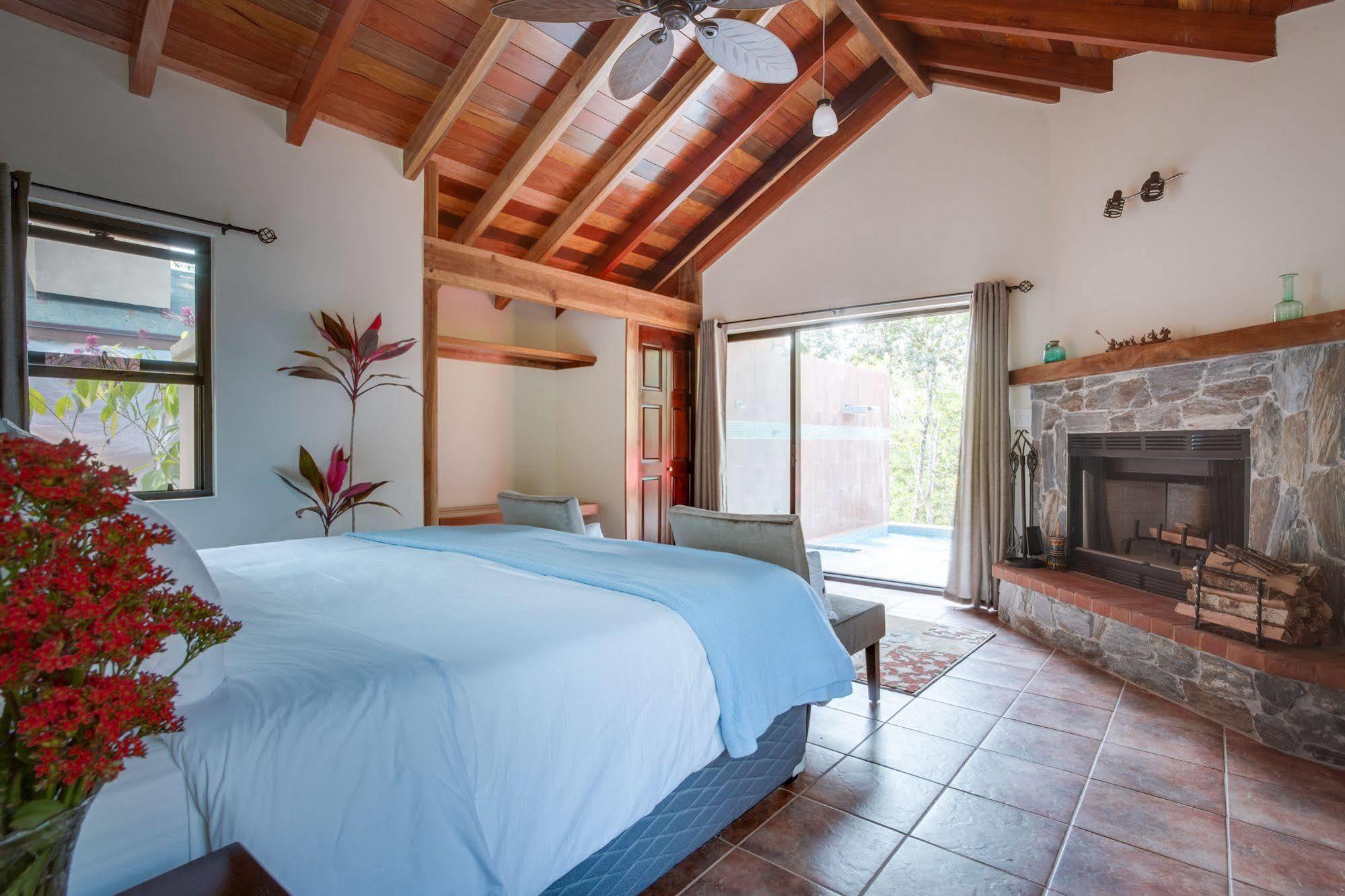 Mystic River Resort San Ignacio Eksteriør billede