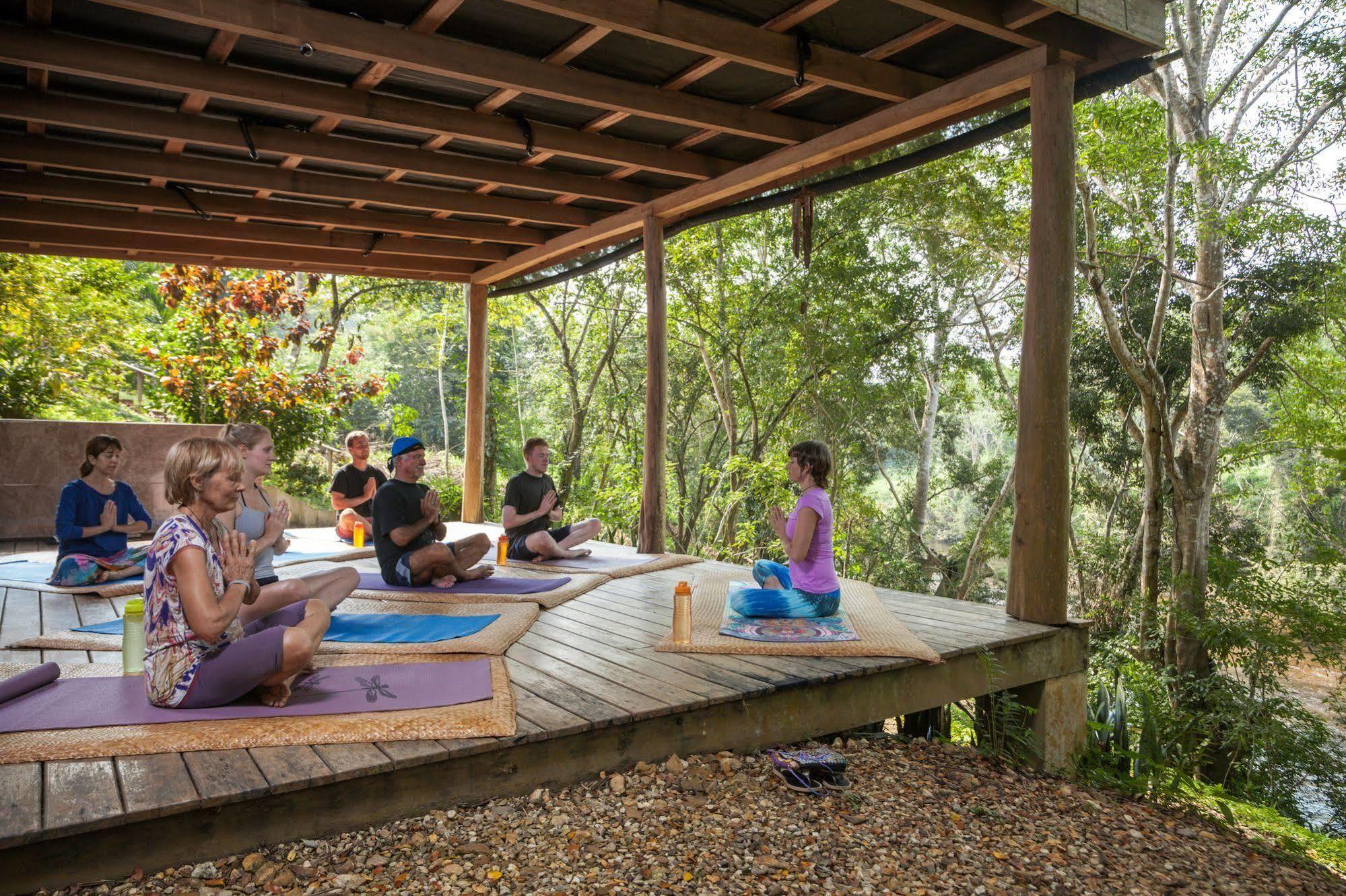 Mystic River Resort San Ignacio Eksteriør billede