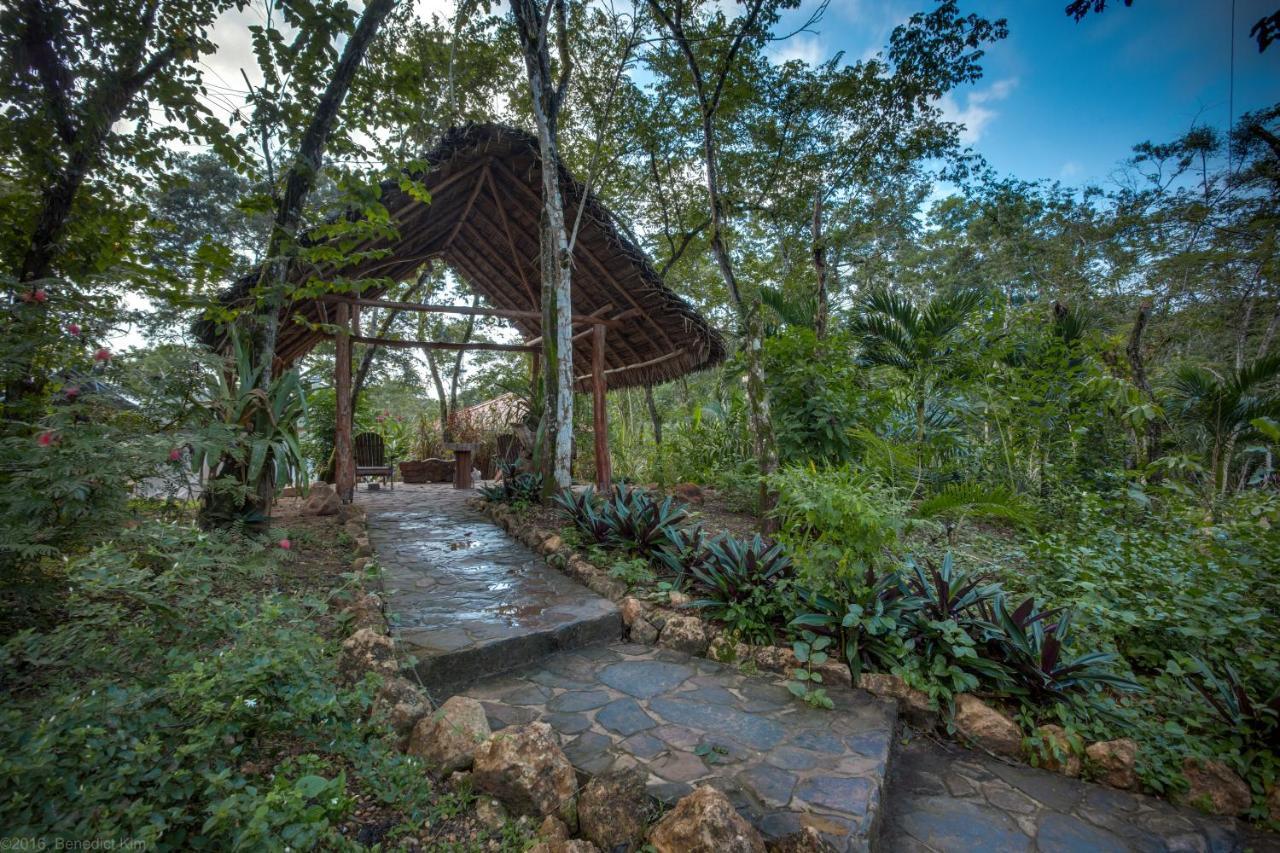 Mystic River Resort San Ignacio Eksteriør billede