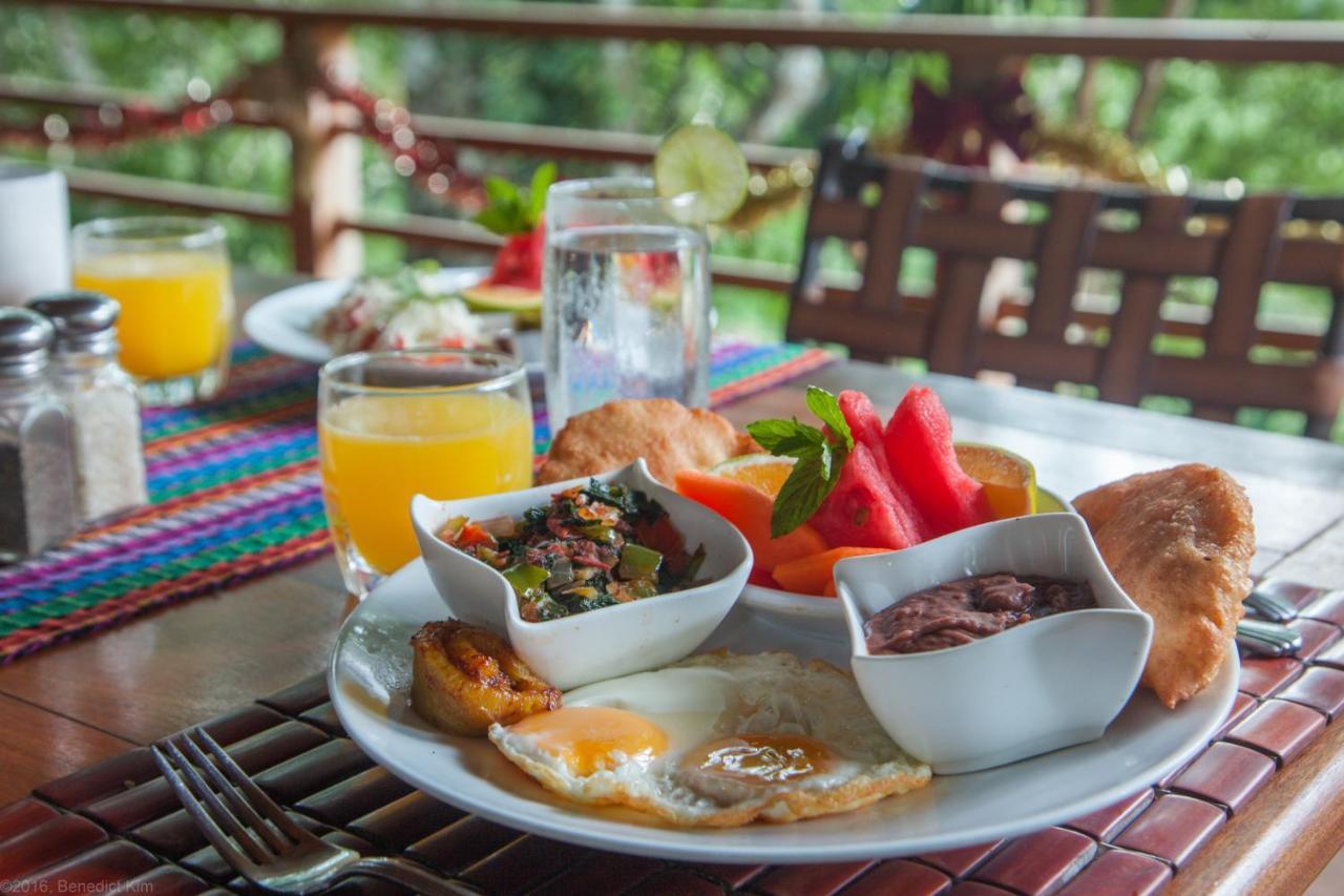 Mystic River Resort San Ignacio Eksteriør billede